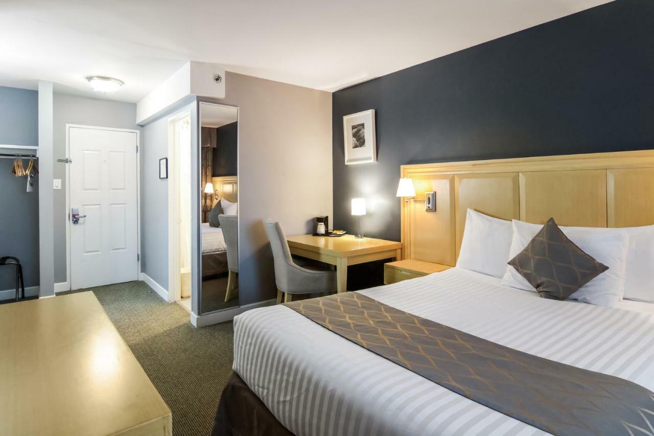 Red Lion Inn & Suites Abbotsford Ngoại thất bức ảnh