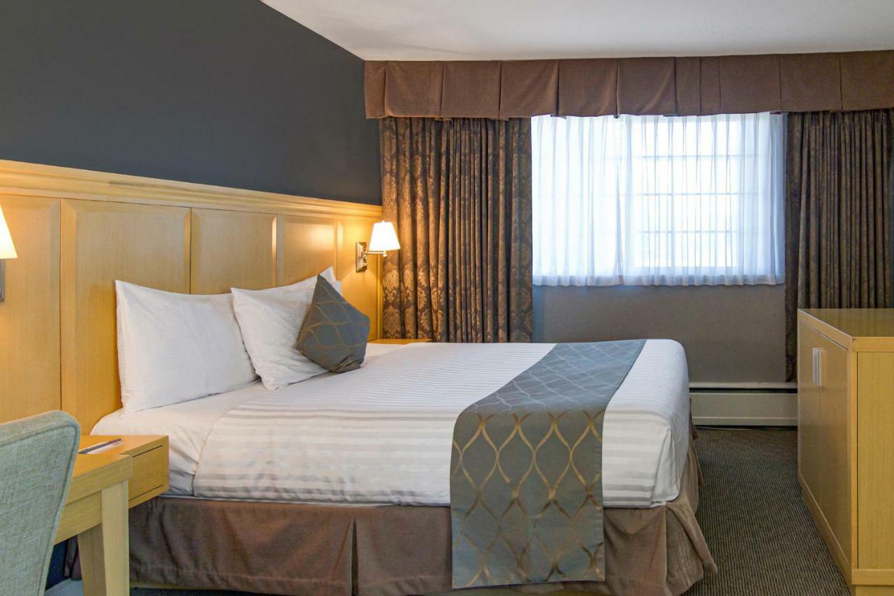 Red Lion Inn & Suites Abbotsford Ngoại thất bức ảnh